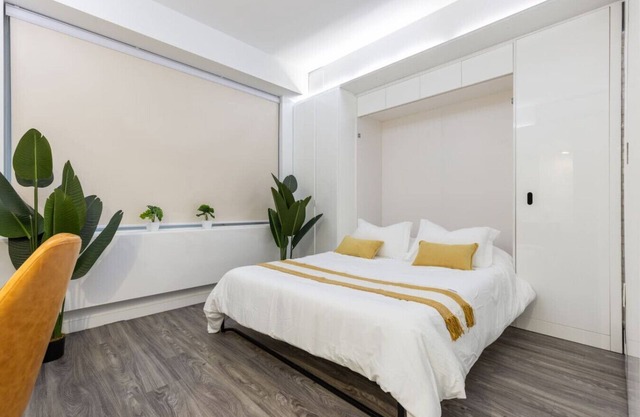 Studio W/ Rooftop Patio-Near University Circle