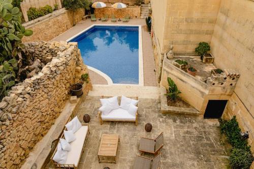 Charming & Stylish Historic Farmhouse with Pool