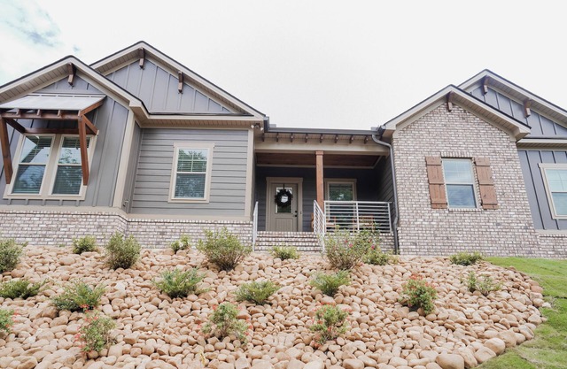 Charming townhome Lincolnton - perfect for fishing tournaments or lake getaway!