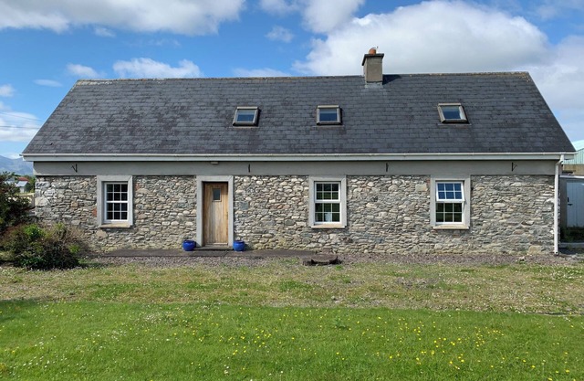 Charming traditional Irish house set on a working farm in the heart of Kerry.