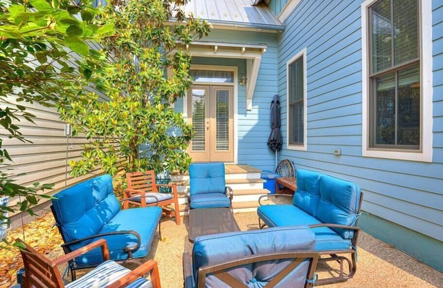 Charming Twinkle Lane Cottage