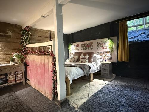 Charming two-bedroom apartment, One Drake Road, Tavistock