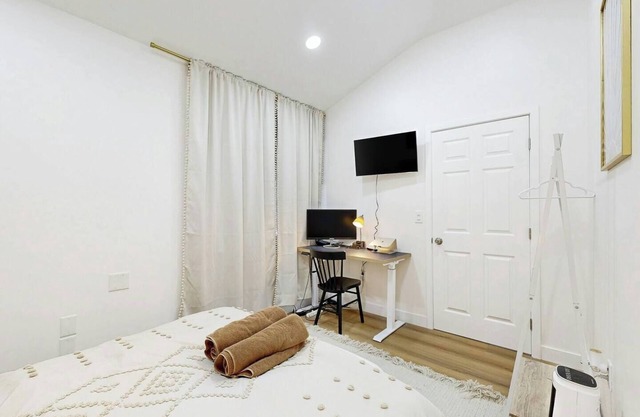 Charming Urban Oasis near LAX w Pool Table, Sauna, and Rooftop Terrace