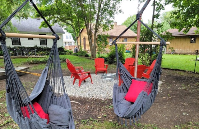 Charming Vacation Home | Paw Paw Lake