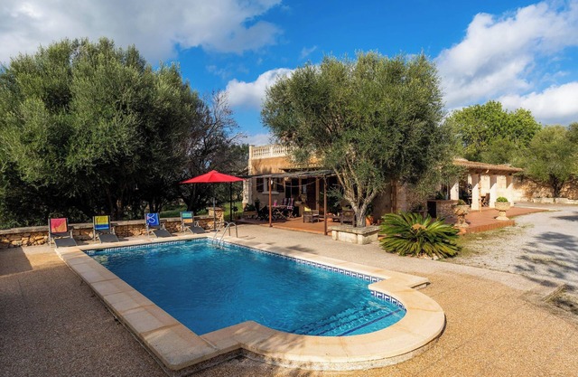 Encantadora casa de vacaciones "Cocotte" con vistas a la montaña, piscina, Wi-Fi, balcón y jardín