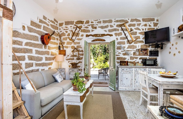 Encantadora casa de vacaciones "Tipica casa a San Pantaleo" en ubicación céntrica con balcón