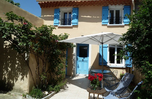 Hermosa casa de pueblo renovada con gusto en pleno Vaucluse