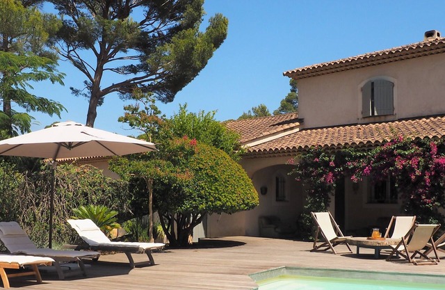 Charming villa in Cap Bénat, 2 min from the sea, 230 m², large lush garden