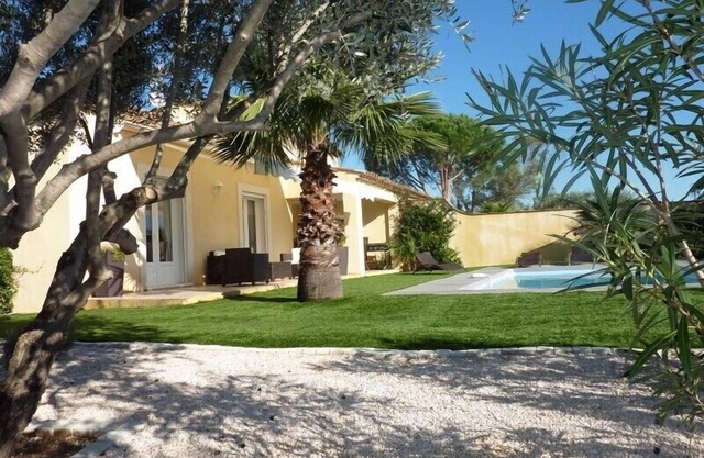 Encantadora villa en una zona tranquila, con piscina climatizada 6/8 personas Golfe St Tropez