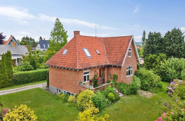 Charming villa, close to the sea