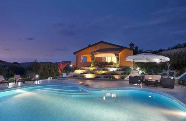 Villa Diora / Beautiful Villa Diora in Karojba, central Istria