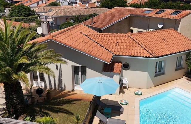 Charming villa with terrace near the beach