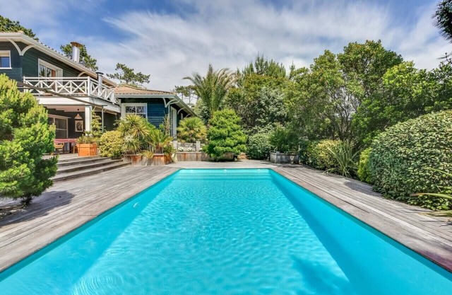 Casa con piscina climatizada entre la piscina y el océano en Cap Ferret