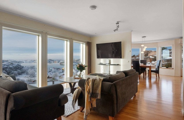 1. Huset H - Tres Habitaciones Villa, Capacidad 6