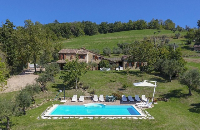 Chalet con Encanto en Marche, piscina privada y un fantástico paisaje