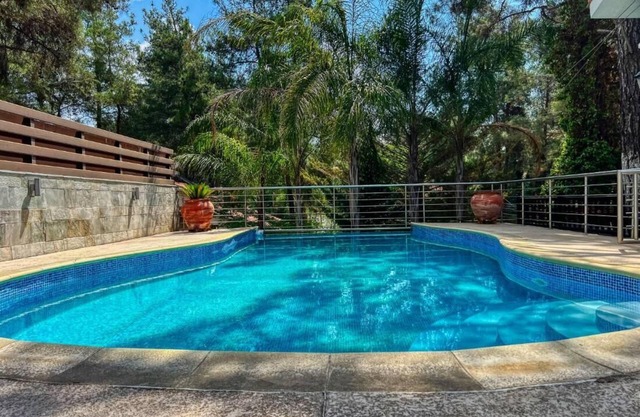 Encantadora villa en Moniatis, Chipre - Piscina y jardín privados