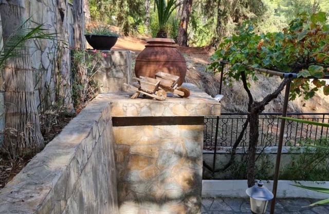 Charming Villa in Moniatis, Cyprus - Private Pool & Garden