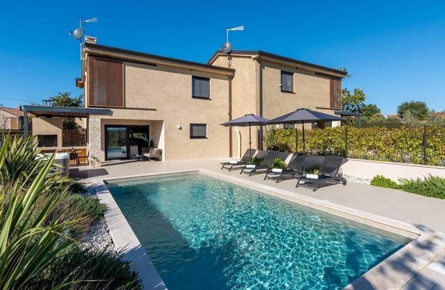 Villa San Vincenti / Modern Villa San Vincenti near Poreč, Istria