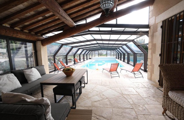 Charming villa with heated swimming pool near Eygalières in Provence – 8 people