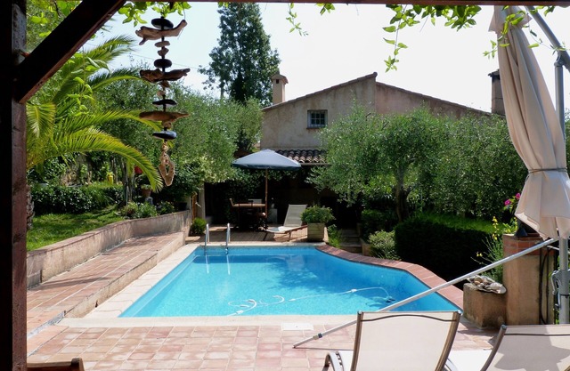 Encantadora villa con piscina y vistas al mar CABRIS