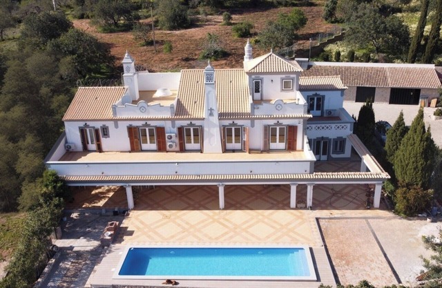 Charming Villa with Pool in the Heart of Nature