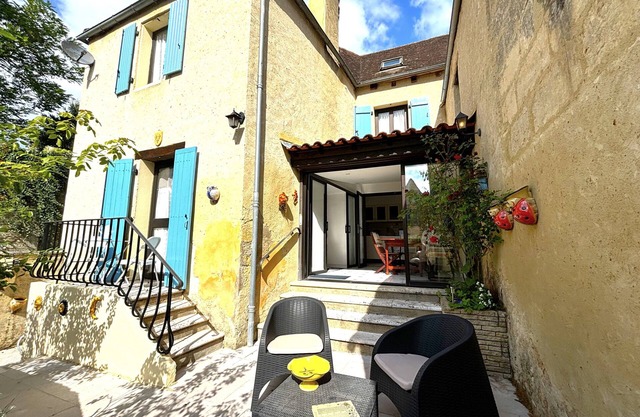 CASA CON ENCANTO CON PATIO PRIVADO EN EL PUEBLO MEDIEVAL DE SAN CHIPRE