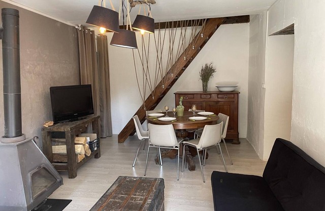 Casa rural acogedora con gimnasio en el corazón de Besson, ideal para familias y grupos de amigos