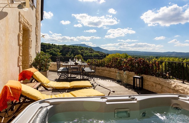 Charming village house with jacuzzi!