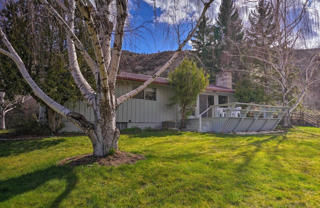 Encanto White Bird Home w / Mtn y Salmon River View