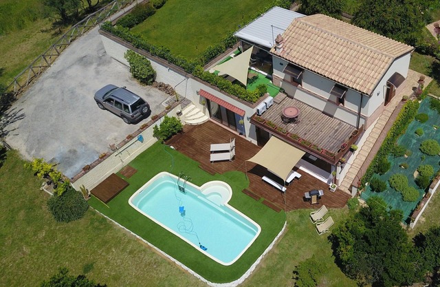 Charmy Villa Sole con piscina privada y spa Ofuro en la región de Marche, Italia