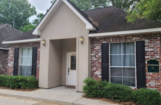 Chateau 1, spacious townhouse in Tickfaw, LA