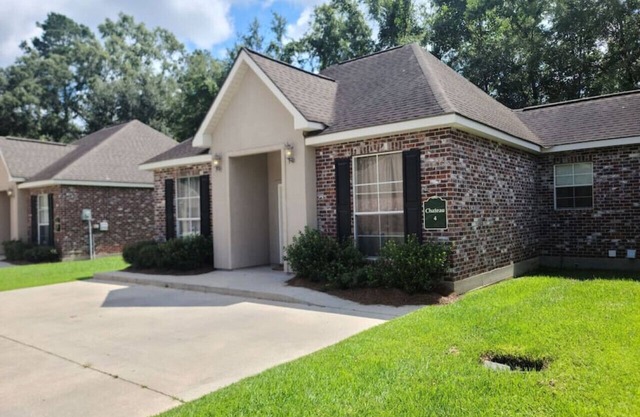 Chateau 4, spacious townhouse in Tickfaw, LA