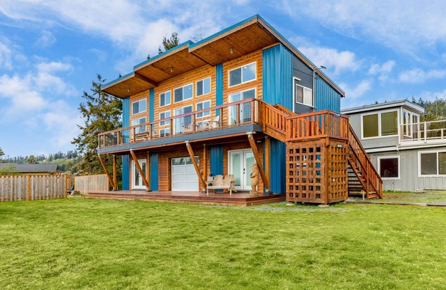 Chateau Coho - 3 bed, 3 bath with beach access
