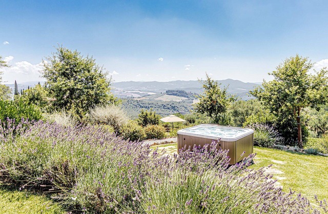 Villa en Montecatini Val Di Cecina con 5 habitaciones, capacidad 10