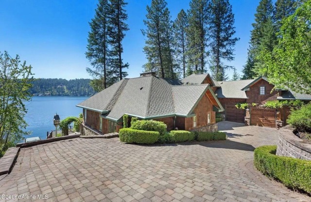 Chateau Lac Hayden-Lake Front Luxury w/ Boats & Polaris rentals, lots of toys