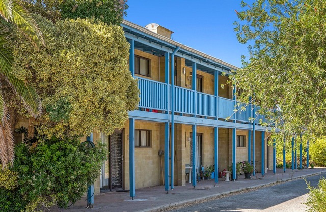 Chateau McNally - In the heart of Lancelin