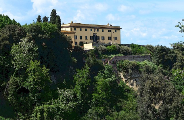 Castillos en la Toscana - Villa histórica con piscina privada llena de tradición