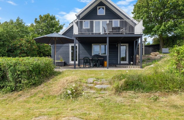 "Chayton" - 450m from the sea by Interhome