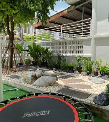 Cheap house 7min next to BTS Kasetsart , 5 bedroom