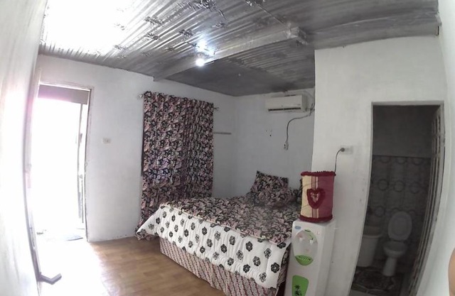 CHEAPEST Bungalow AC ROOM