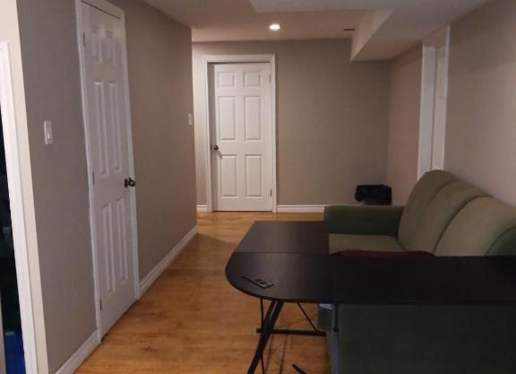 CheapSleep Room Near Kitchener Airport- 24X7 Checkin