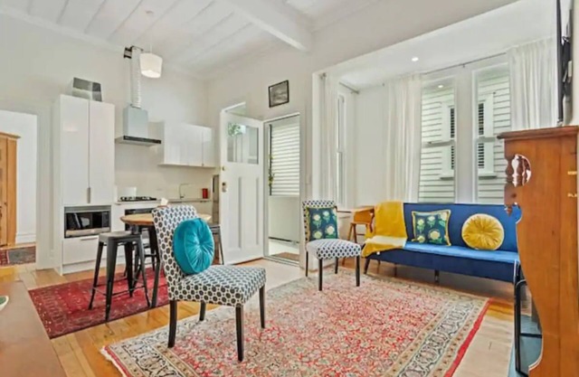 Cheerful 1 Bedroom Home With Free Parking