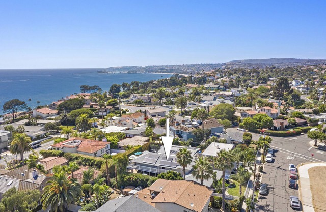 Cheerful 1Bedroom 1,000 Feet From the Ocean