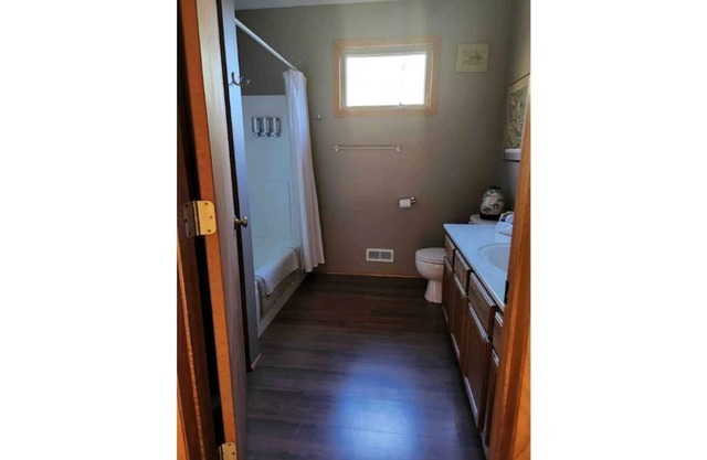 Cheerful 2-bedroom Chalet with loft and fireplace
