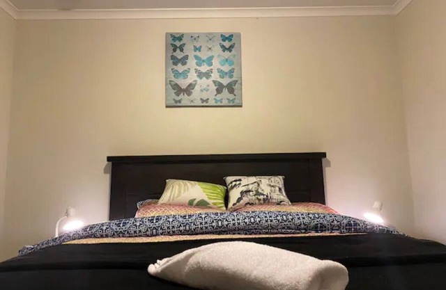 Cheerful 2 Bedroom House in Hamilton Central