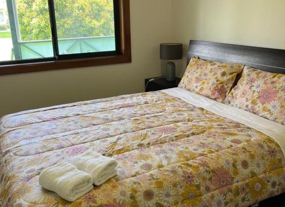 Cheerful 2 bedroom house with a beautiful veranda
