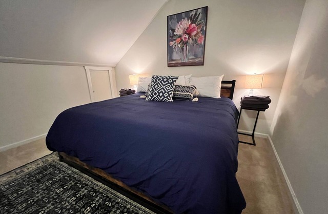 Cheerful 3 Bedroom/3 Bath Home near RDU Airport