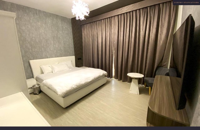 Cheerful 4-bedroom Villa with pool and BBQ area