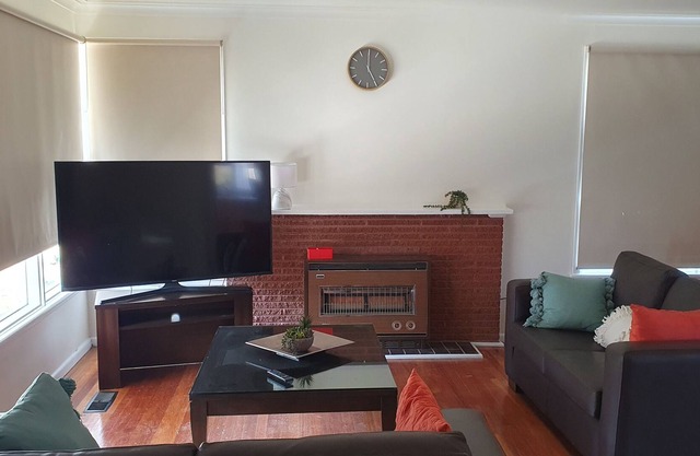 Cheerful 4-bedroom House With Free Wifi