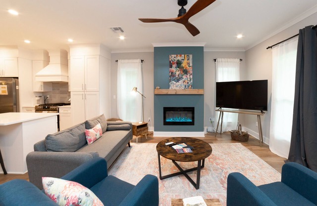 Cheerful 4 Bedroom Home in Downtown Depot District